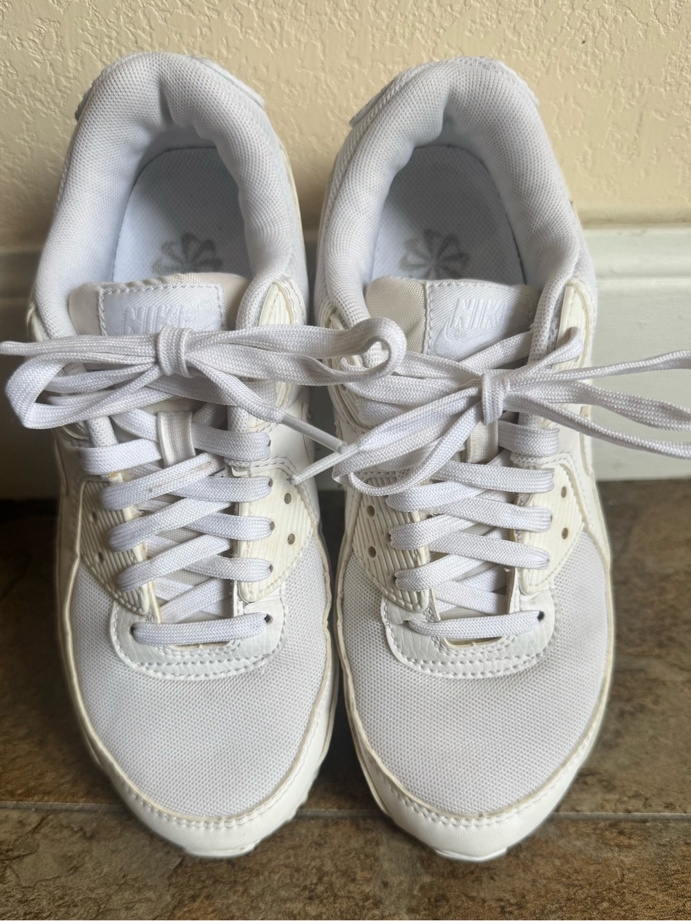 Nike AirMax 90 White Low-Top Mesh Sneakers